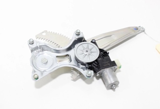 5713A473 - Mitsubishi l200 задні двері електросклопідйомник правильний зад