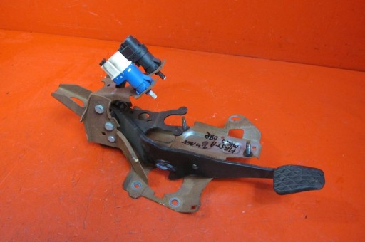 Ford Fiesta MK7 JA8 08- PEDAL Bremse 8V51-2450-AG EUROPA