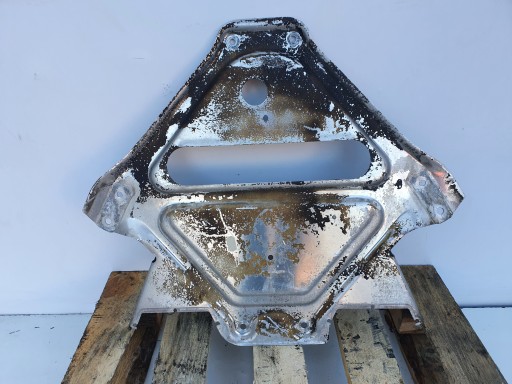 98633126108 - Porsche Boxster 986 2.5 нижній захист двигуна