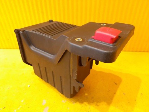 Volvo V60 II 2.0 D корпус акумулятора 32244071