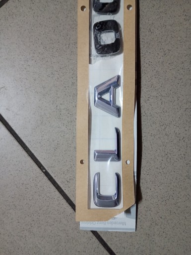 СТРУНЫ/ЭМБЛЕМЕНТЫ КРЫШКИ БАГАЖНИКА CLA 200 ДЛЯ MERCEDES CLA C117 (2013-19)