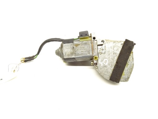 Моторчик правого скла mercedes w124 0130821138