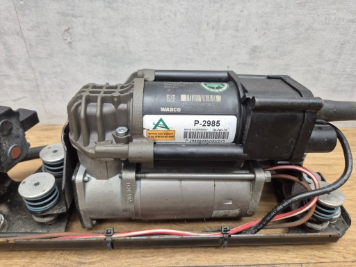 BMW F01 F02 F04 F07 F11 pump compressor air suspension compressor WABCO 6875176