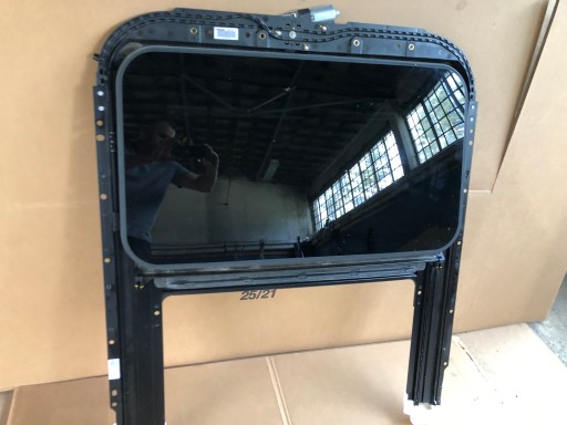 8T8959591 8T8877041E - AUDI A5 8T SPORTBACK лифт люк в сборе 2016R