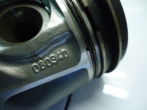 RENAULT TRAFIC III 1.6DCI R9M piston with connecting rod 080340