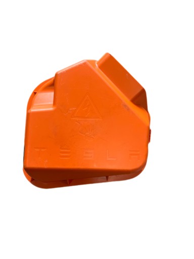 Крышка порта зарядки tesla 3 1095565-00-c
