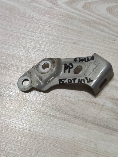 Skoda Scala 2020 Avant Droit Poignée / Support plaque Aile Avant