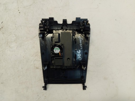 BMW U06 220d LADOWARKA INDUKCYJNA 5A560D3