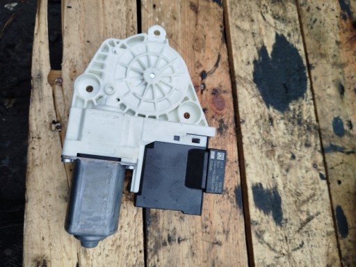 Модуль двигуна лівого переднього скла seat cordoba ibiza 986031-104