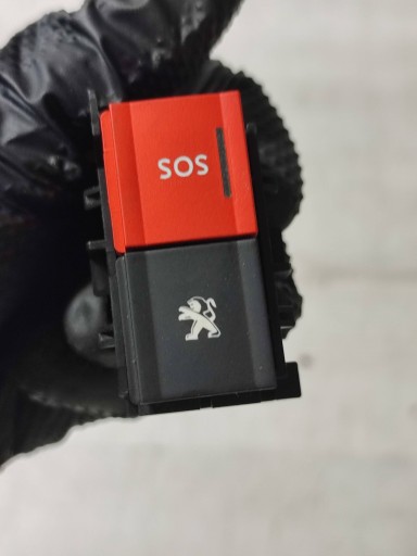 Peugeot 2008 II 2020 button sos