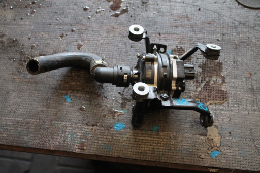 3820. water pump KIA 25100-03HZ0