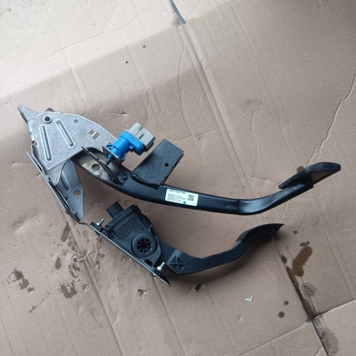 Ford Kuga II MK2 2.0 TDCI accelerator pedal and brakes automat