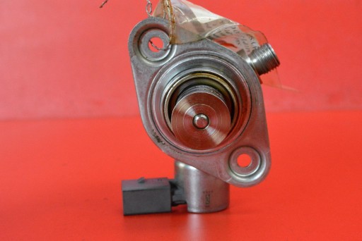 pump high of pressure 04E127025B SKODA OCTAVIA 3 III 1.4 TSI 150 KM