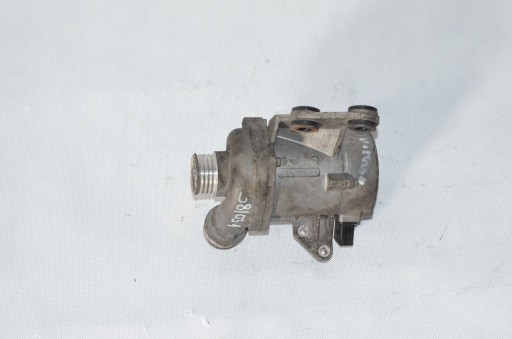 7586920 - Водяной насос BMW F10 F11 X3 F35 F15 F20 F30 2.0 и