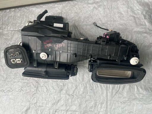 68245824AH - JEEP GRAND CHEROKEE WK2 ОБОГРЕВАТЕЛЬ В СБОРЕ 15Р