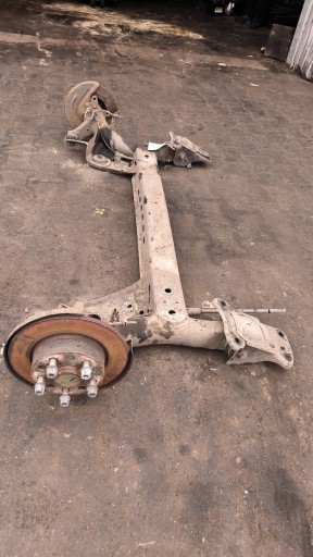 träger / Achsträger heck SKODA OCTAVIA III