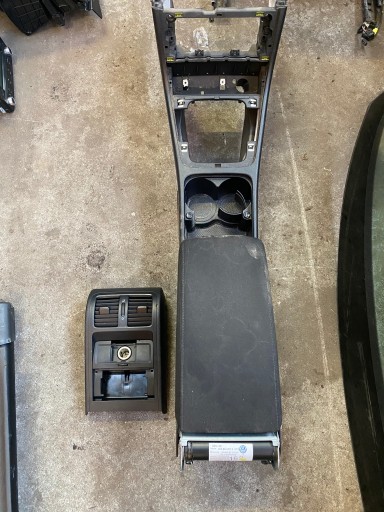 VW PASSAT B6 центральний тунель Європа