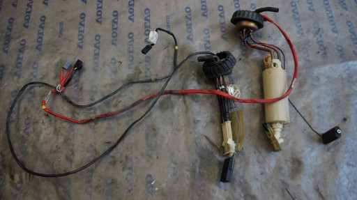 Топливный насос поплавковый VOLVO V70 AWD R 850 AWD XC70