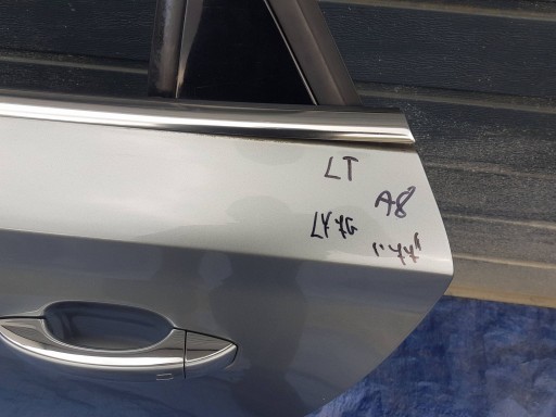 dveře levý záď zadní levé AUDI A8 D4 LY7G