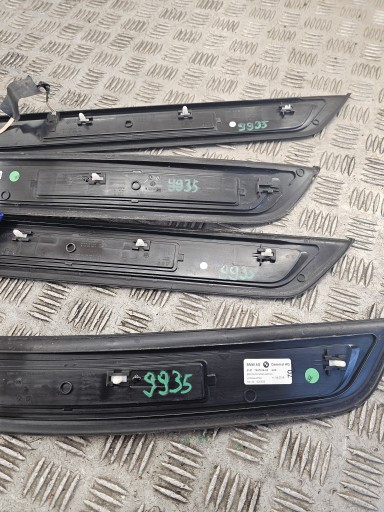 KOMPLET NAKLADEK modanatura MINIGONNE PODSWIETLANE BMW G30 EDRIVE