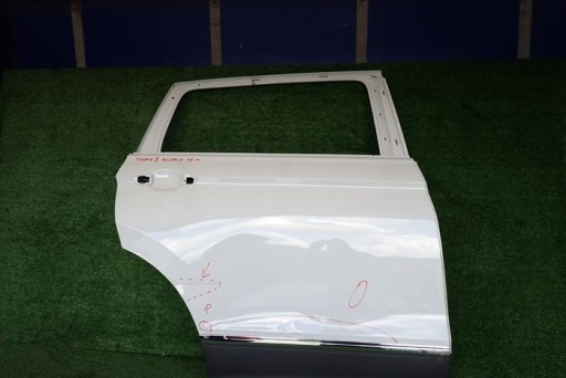 VW TIGUAN II ALLSPACE 15- door right rear. rear part
