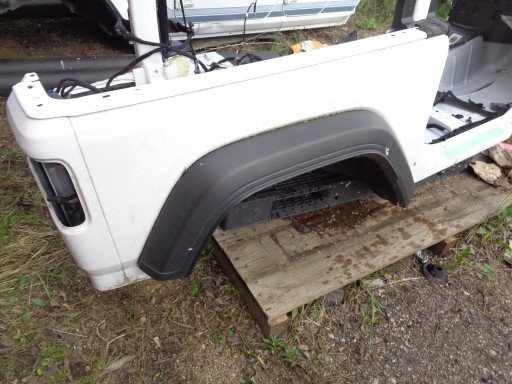 Jeep Wrangler JL задня чверть права 2D