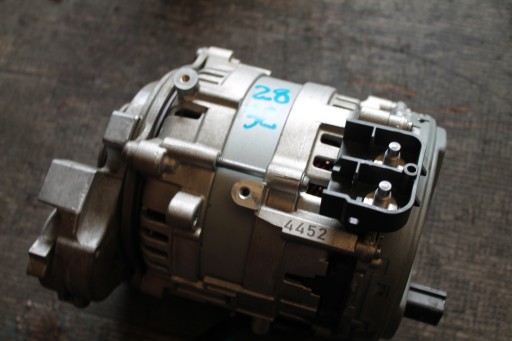 2832. ALTERNATOR VW SKODA 1,5 05E903019H