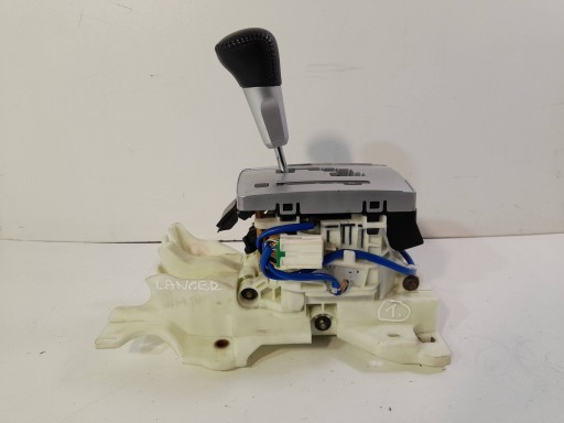 Mitsubishi Lancer VIII Automat gear lever changes of the gear (1)