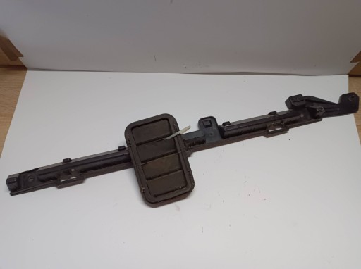 bumper bracket of the rear Citroen C3 Aircross 1823566X