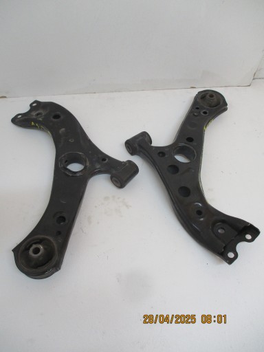 Querlenker TOYOTA COROLLA E21 1,8 HYB 24R rechts