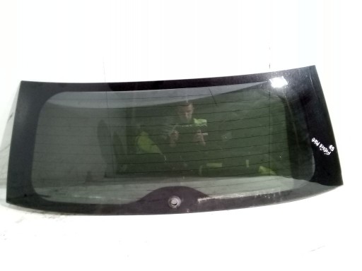 Ford Fiesta MK6 5D Vitre Arrière du capot