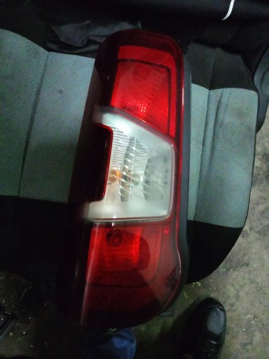 Lampa19berl - Задня лампа ліва Берлінго IV комбінована e Rifter 19-