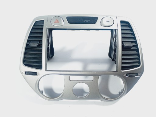 Kratki air conditioning devices air srodkowe z frame radia Hyundai i20 08-12