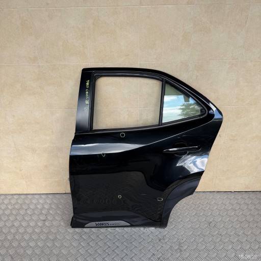 door complete rear. left TOYOTA YARIS CROSS 2022 ROK