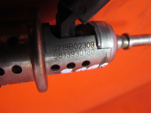 PEUGEOT 5008 2 II P87 1.5 HDI HYZ 3008 II CITROEN injector ADBLUE