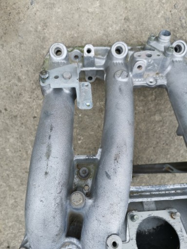 intake manifold MERCEDES W201 w124 1021413501 2,0