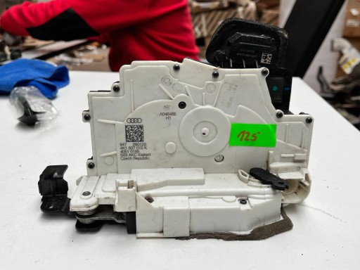 lock windows bocznej of the rear left side Audi A6 S6 C8 4K W391