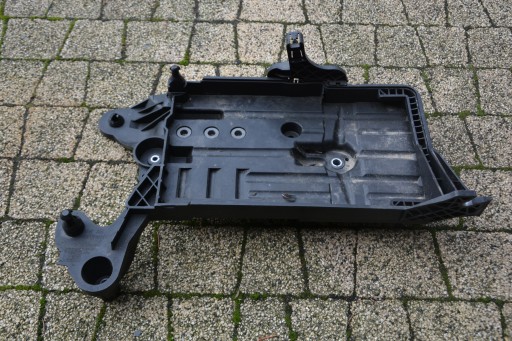 ОСНОВАНИЕ БАТАРЕИ VW GOLF 7 5Q0915331K