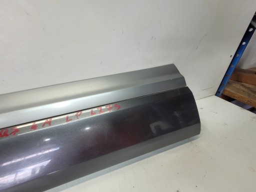 lišta dolní dveře levý předek AUDI Q7 4M 4M0853959B LZ7S