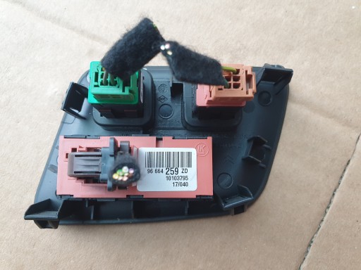 PANEL levers CITROEN C4 B7 II 2010-2018 96717146ZD