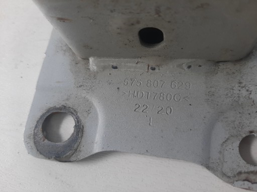 SEAT ATECA 16- sider pillar of a bumper rear part OE 575807629