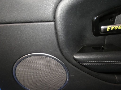 RANGE ROVER EVOQUE and L538 side upholstery door left rear part