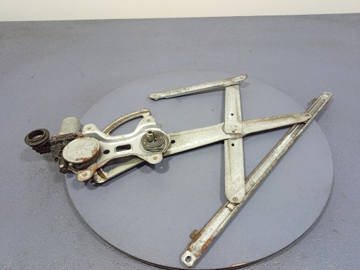 Toyota sienna ii xl20 03- стеклоподъемник передний правый 85710-ae010