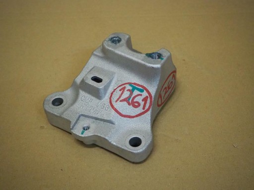 9824272980 - ЛАПА ОПОРА КОРОБКИ PEUGEOT 2008 II 1.2 THP
