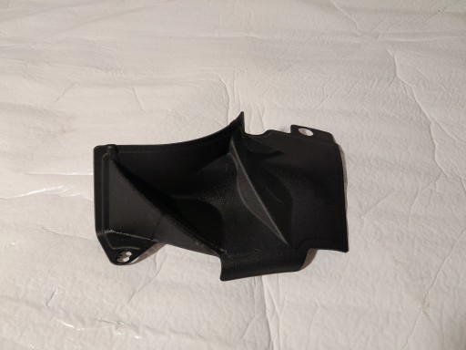 AUDI A4 B9 kryt KIELICHA levá 8W0806583C