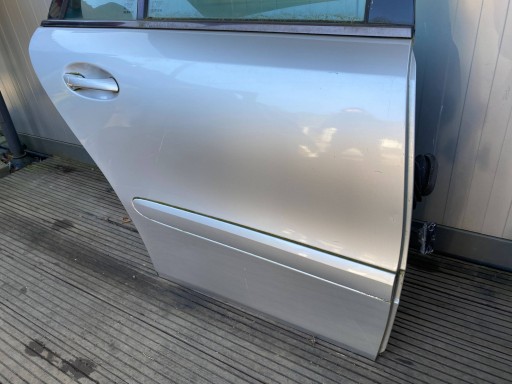 MERCEDES E W211 KOMBI complete door right rear part rear. C744 SREBRNY