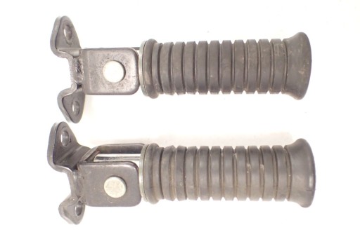 134688-1111 - Kawasaki VN 900 Vulcan Set підніжка пасажира задня