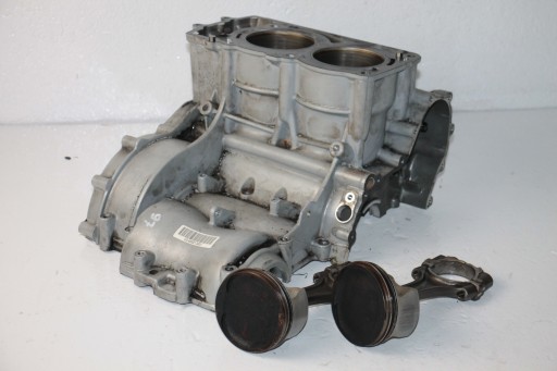 F800S 37 - BMW F800 S R 06-10 цилиндр с поршнями