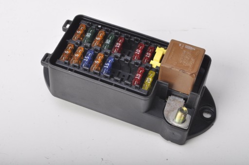 Vanquish і блок запобіжників 1r12-370536-ae