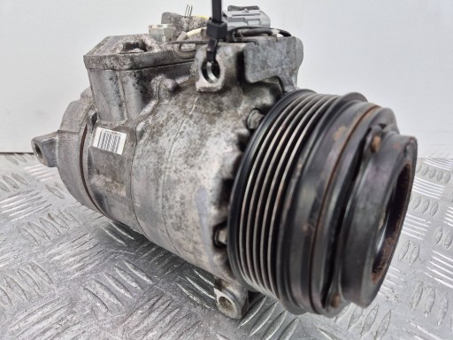 Mercedes E250 CDI W212 OM651 compressor of the air conditioning A0008302600